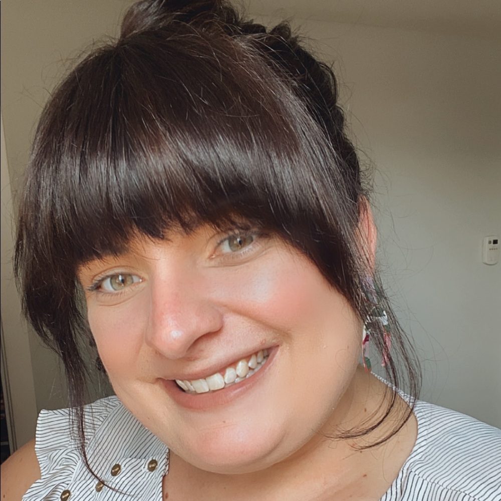 Meet your Posher, Monica